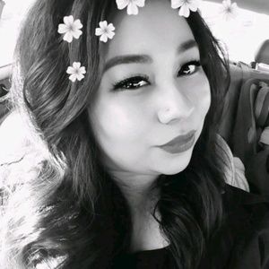 Meet your Posher, Yessenia